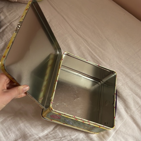 Brighton Lunch Box - Picture 3 of 3